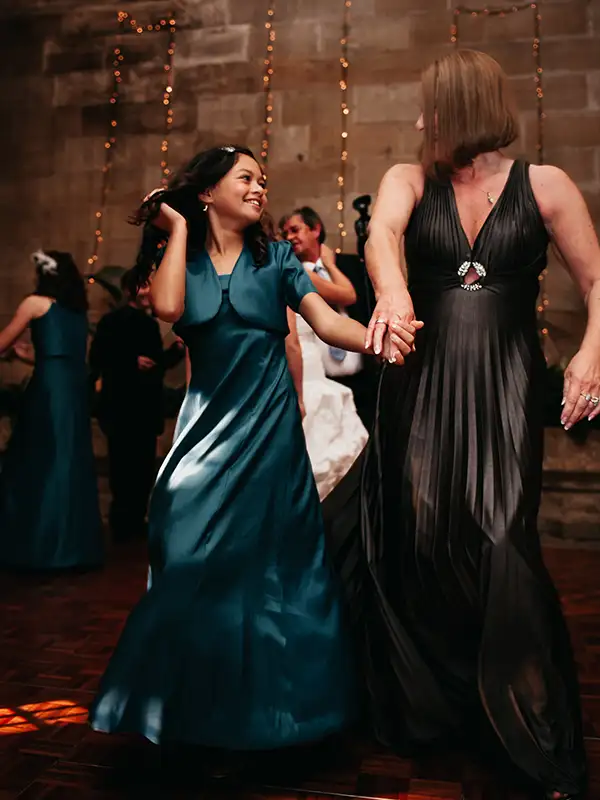 Mother of Bride dance with bridesmaid